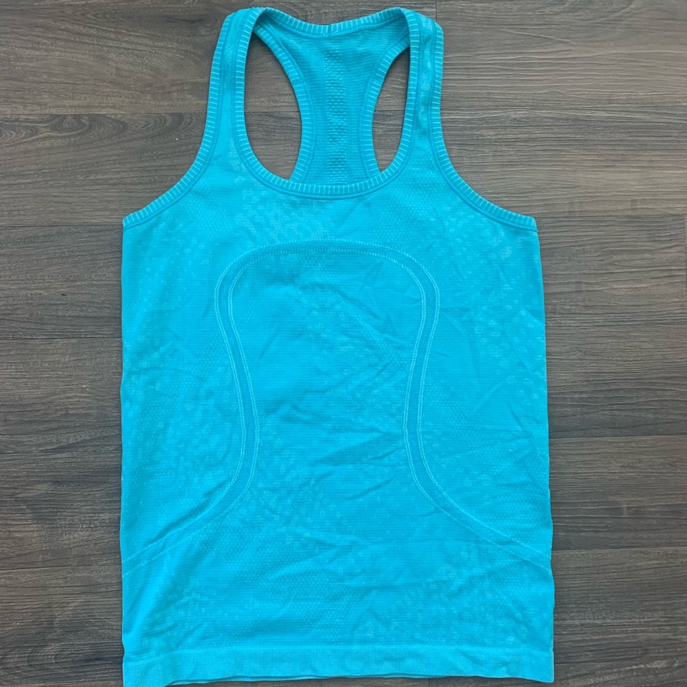 Lululemon tank